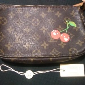 Authentic Louis Vuitton Pochette M51890